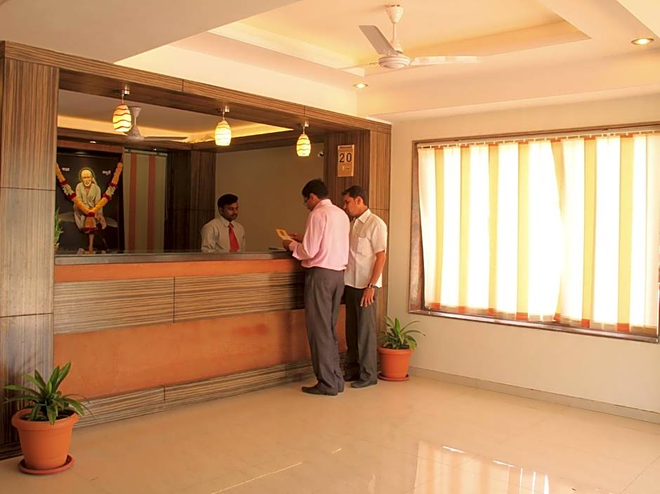 Hotel Sai Gurusthan