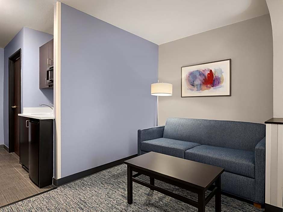 Garner Topeka West By IHG