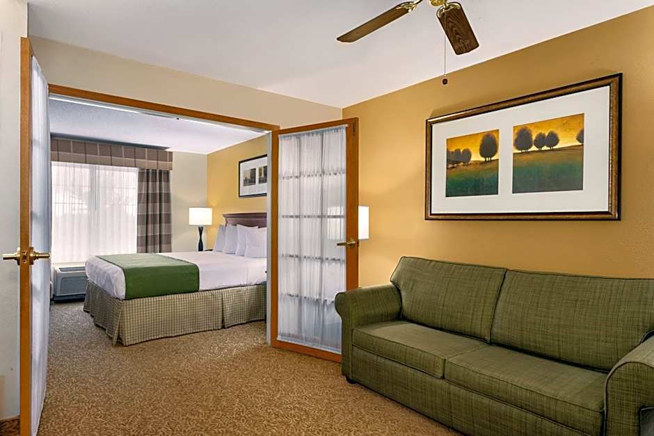 Country Inn & Suites by Radisson, Marion, OH