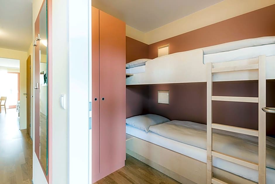 Photo 1 of 5 of Quintuple Room (5 Adults)
