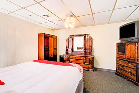 Premium King Bed with Kitchenette