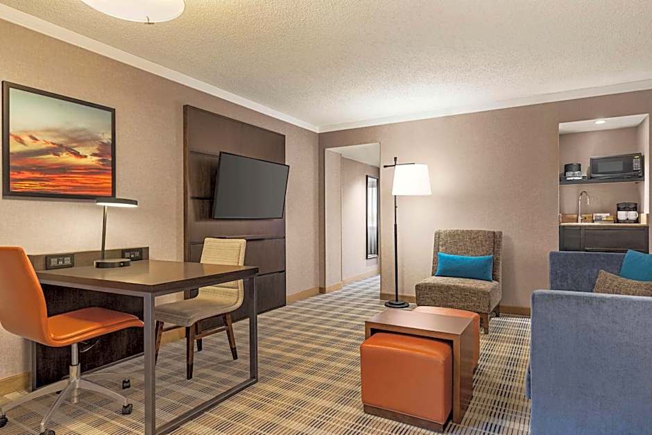 Embassy Suites By Hilton Hotel Kansas City-Overland Park