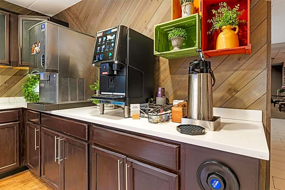 Best Western Plus Miamisburg-Dayton Suites, Banquets & Hotel