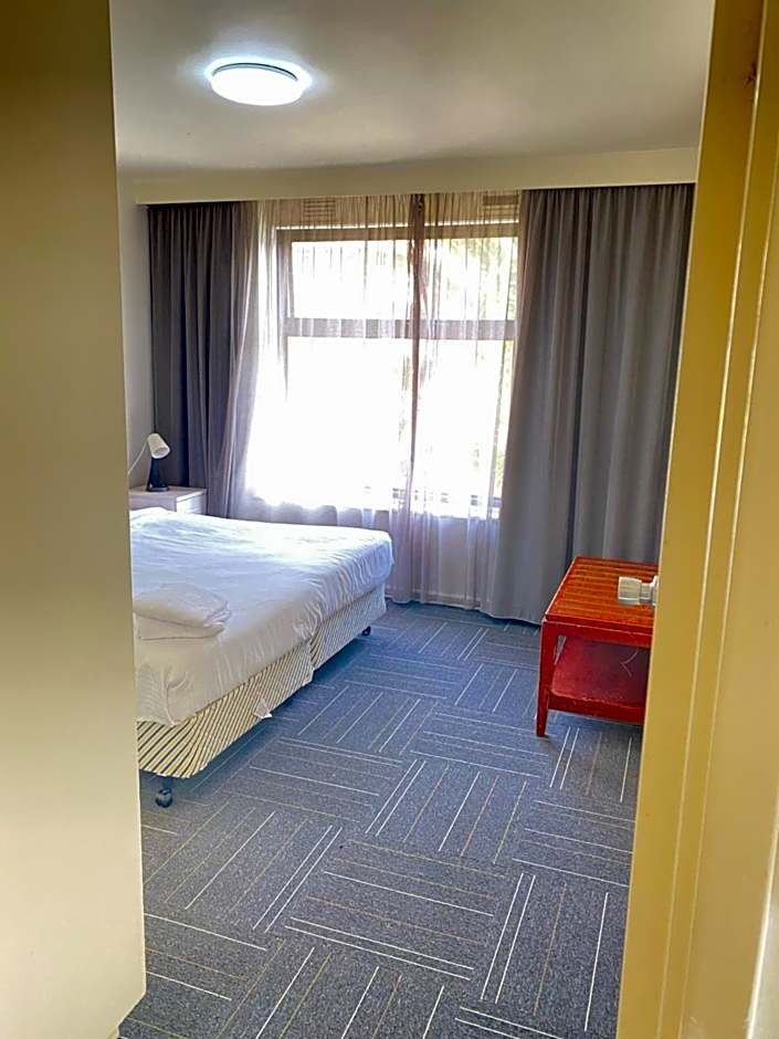 City Edge East Melbourne Apartment Hotel