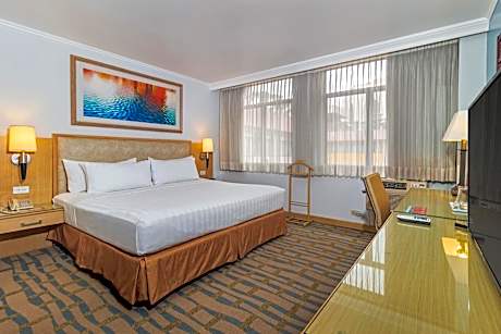 Deluxe King Room - Non-Smoking