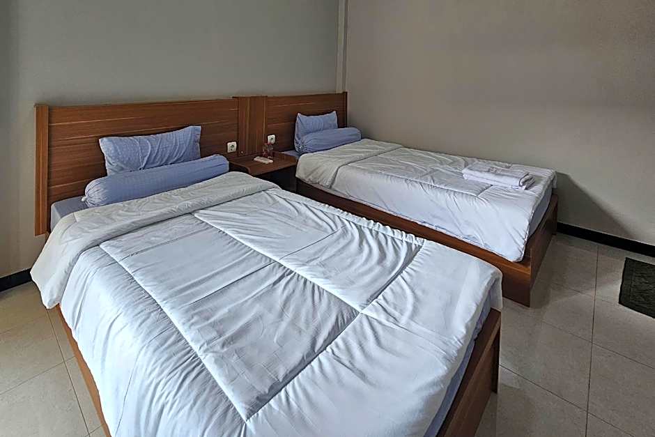 Guest House Saqeena Syariah near Blitar Park RedPartner