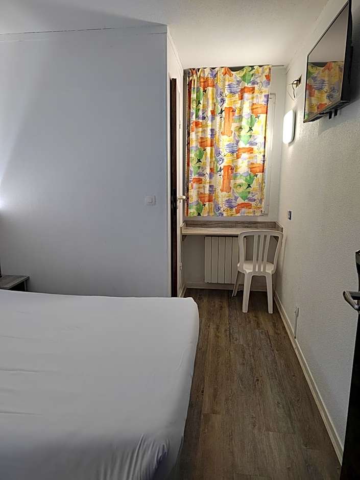 Alpha Hotel