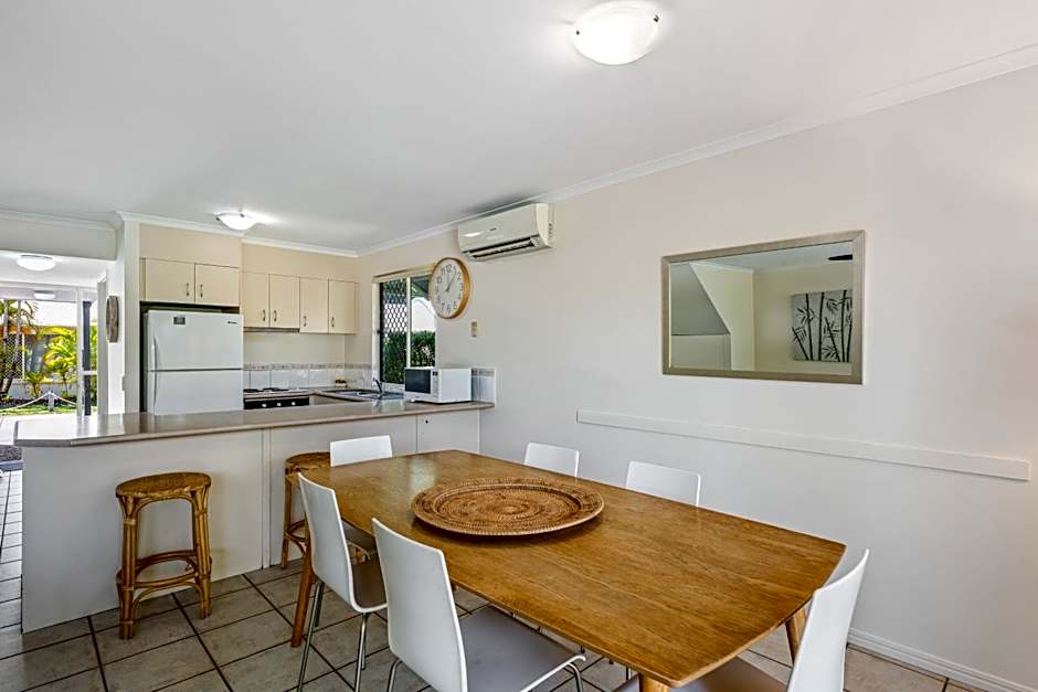 Photo 1 of 1 of 3 Bedroom Townhouse, Pool View