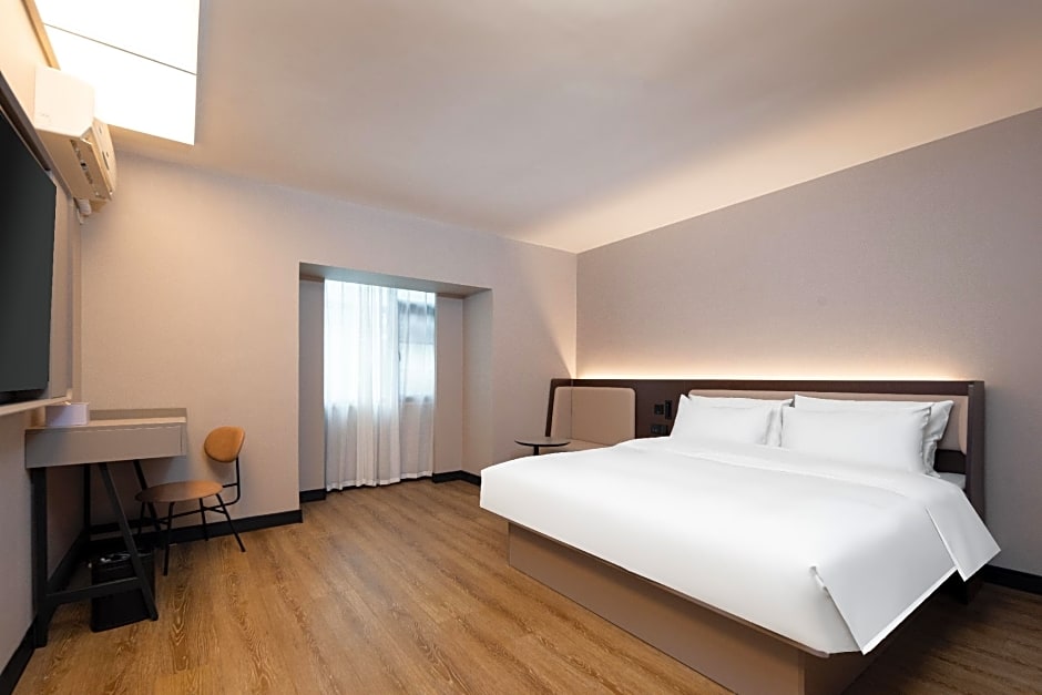 Hanting Hotel Wuhan Hongshan Square Metro Station