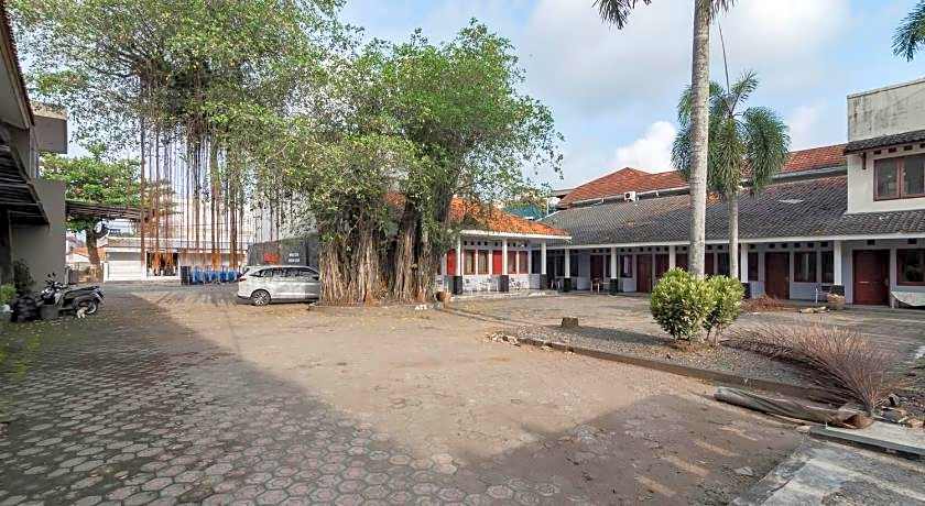 RedDoorz Plus @ Hotel Sofia Pangandaran