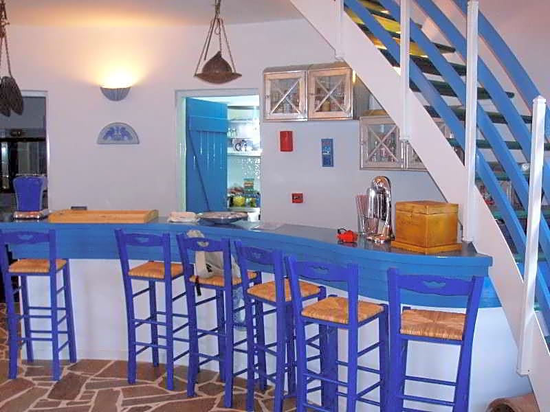 Kerame Hotel & Studios