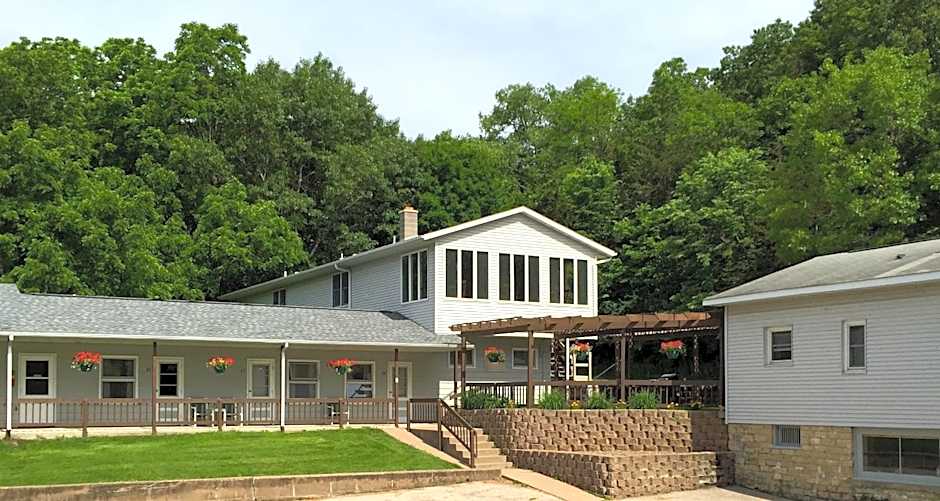 Photo 1 of 46 of Little Bluff Inn