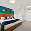 Fairfax District Chic City Oasis 2 BR Apt with Den 136