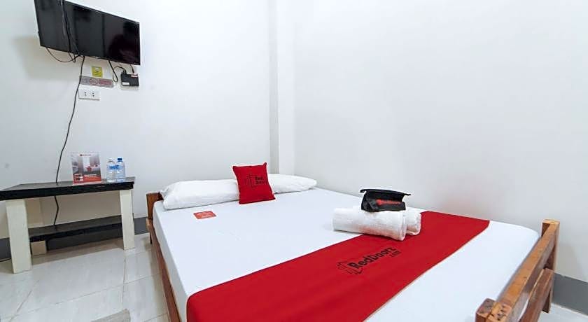 RedDoorz @ Plaza Jaro Iloilo