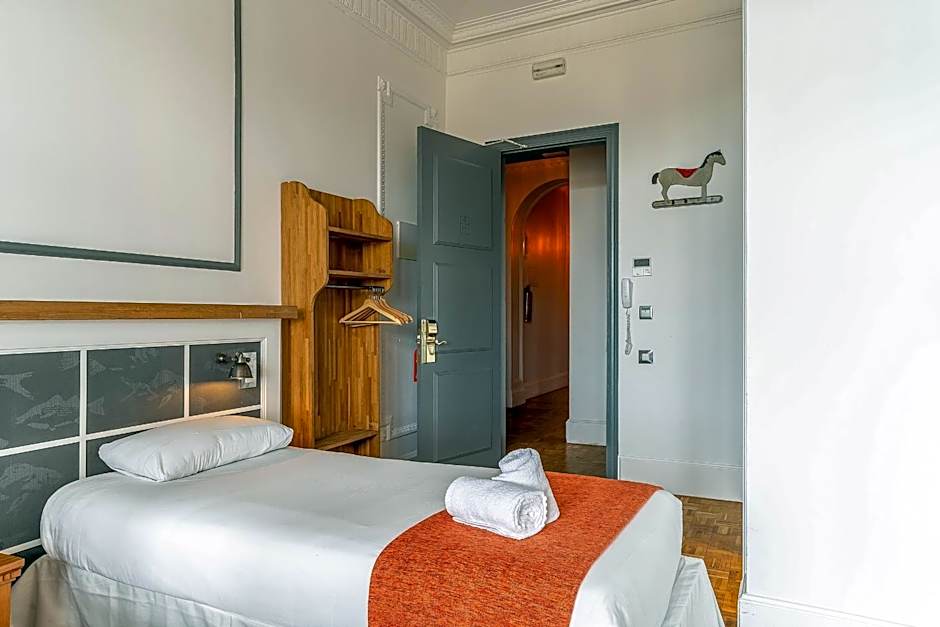 Casa Gracia Barcelona Hostel