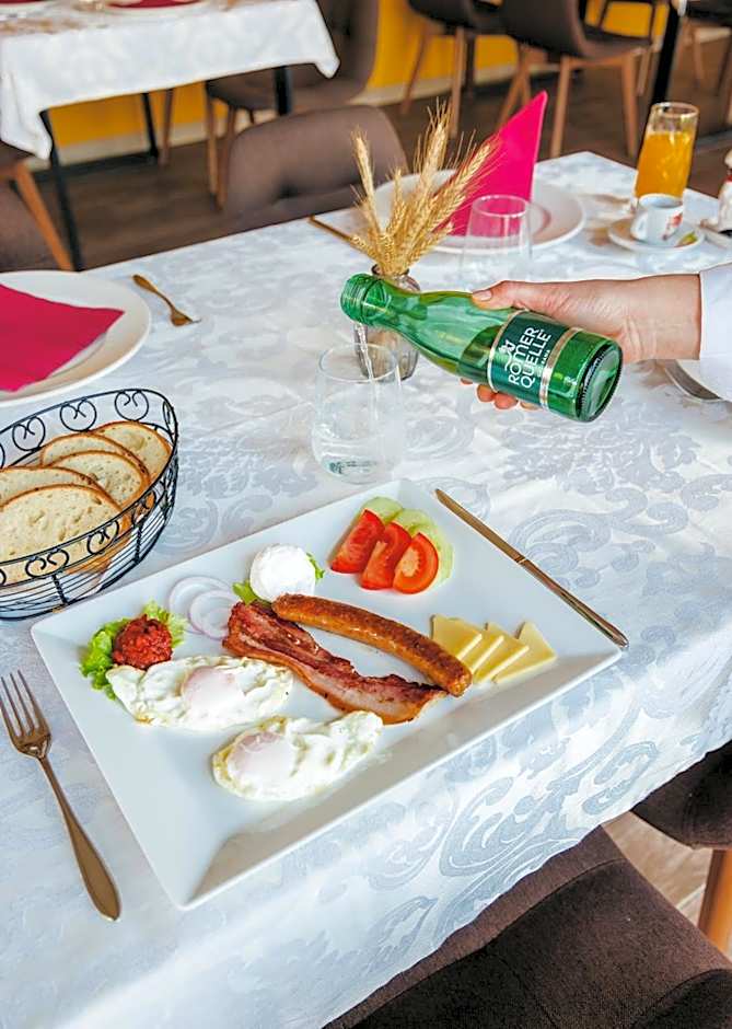 Pansion Mihića dvori