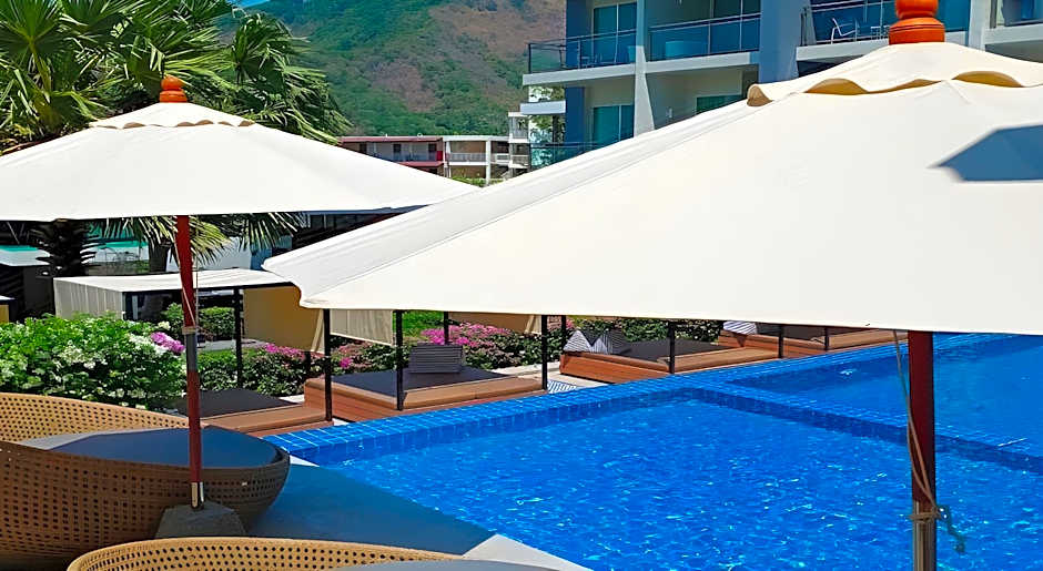 Sugar Palm Grand Hillside