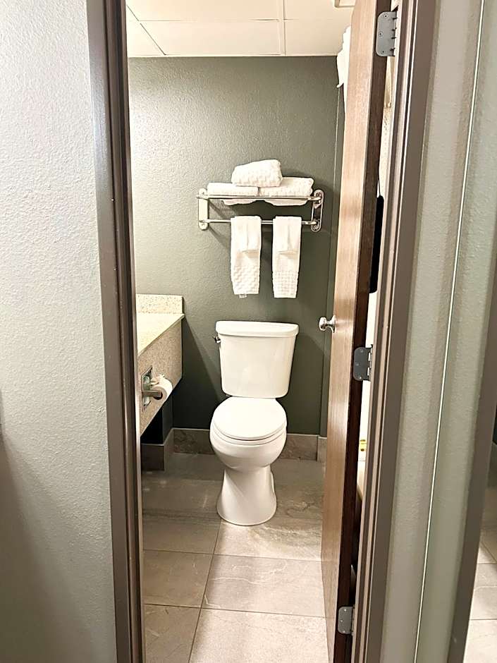 Best Western Plus Kelly Inn