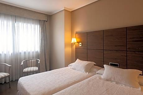 Two Connecting Twin Rooms