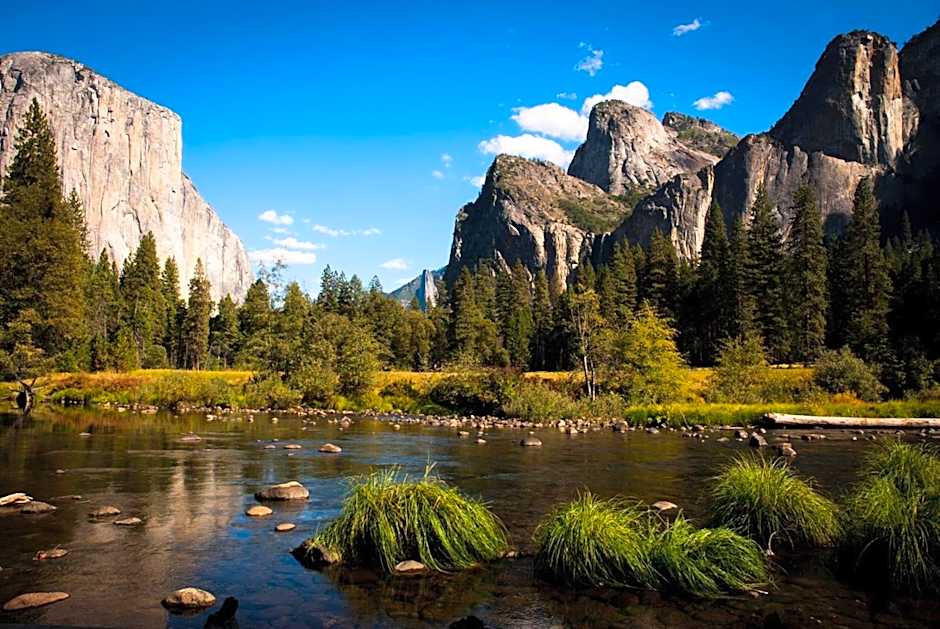 Holiday Inn Express & Suites Yosemite Park Area By IHG