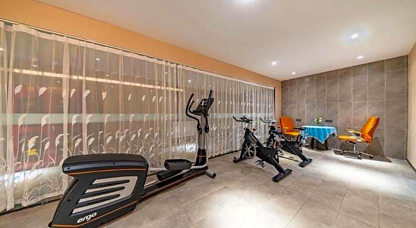 IU Hotels· Lanzhou Xike Station Huanghelou Branch