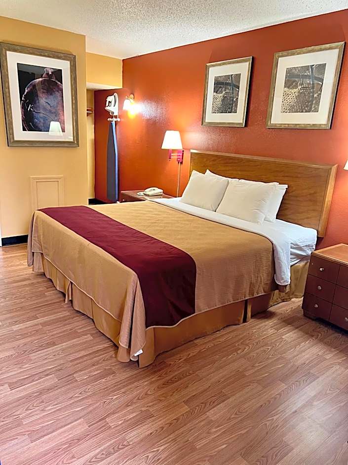 Photo 1 of 15 of Executive Inn Schenectady Downtown