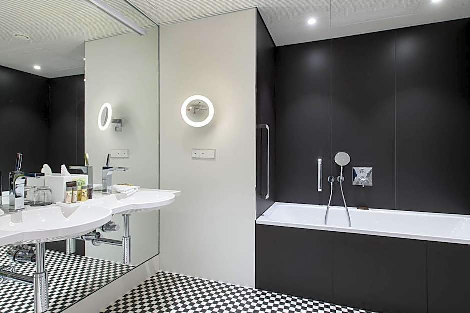 Renaissance Warsaw Airport Hotel