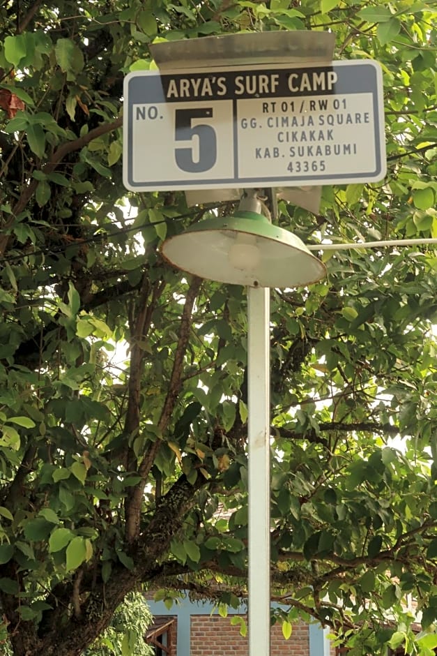 Arya's Surf Camp Cimaja