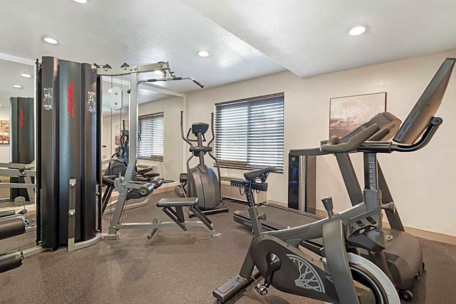 Best Western Plus Newport Mesa Inn