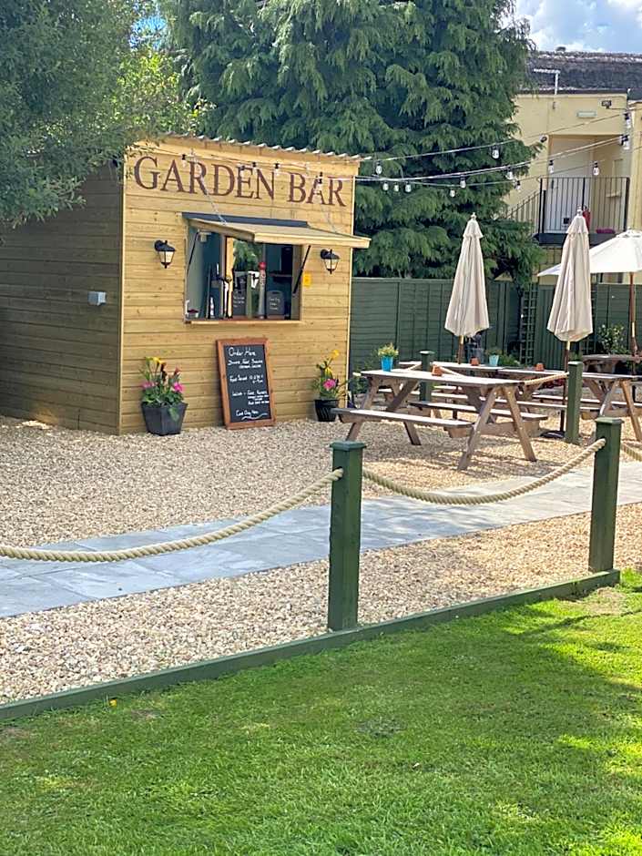 Greyhound Country Inn