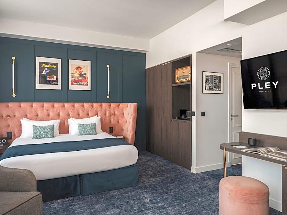 PLEY Hotel