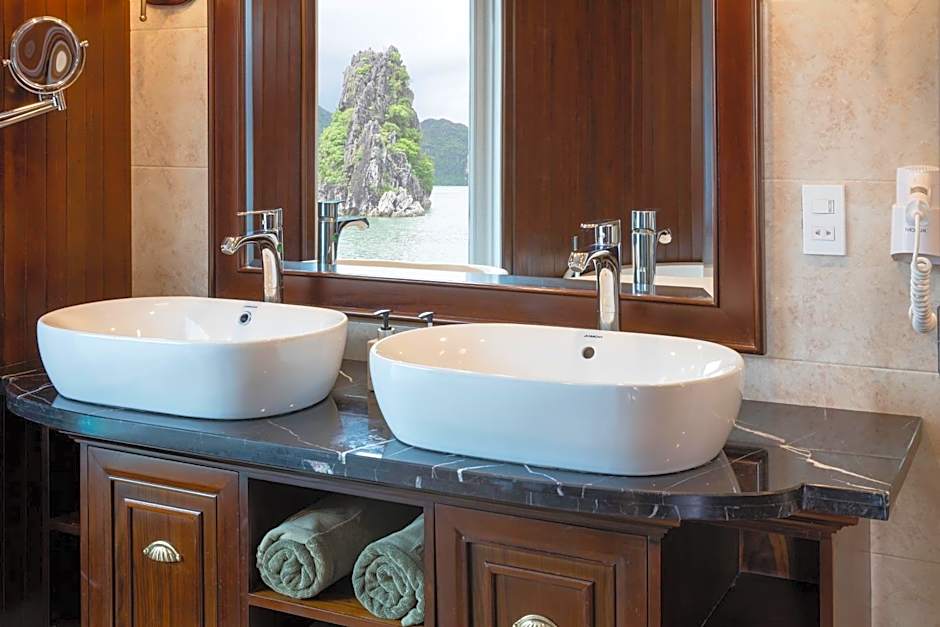 Paradise Elegance Cruise Halong