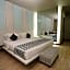 The L Hotel