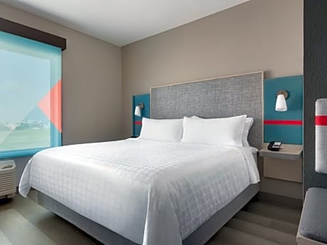 Standard King Room with Mobility Accessible Roll-In Shower