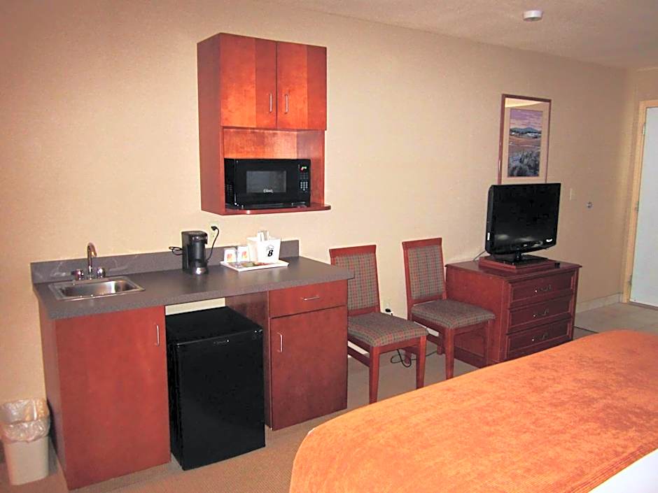 Super 8 by Wyndham Fort Nelson BC