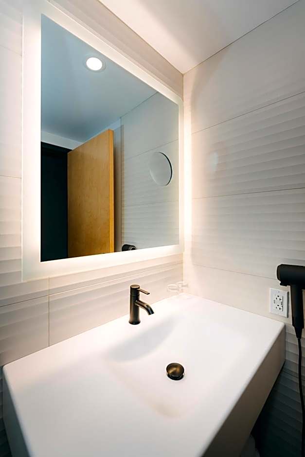 Le Dauphin Montréal Centre-Ville