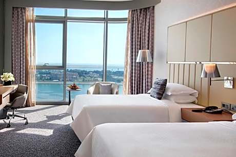 Twin Room with Club Lounge Access