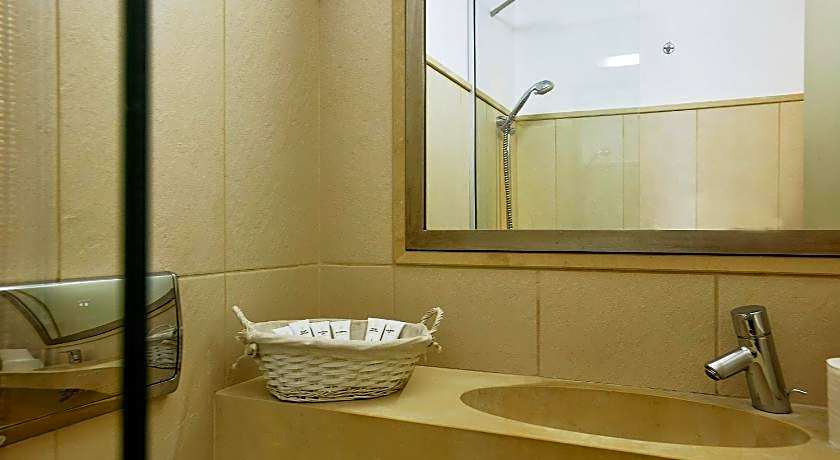 VIVIAN Art Apartments