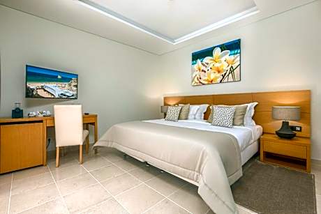 Suite with Garden View