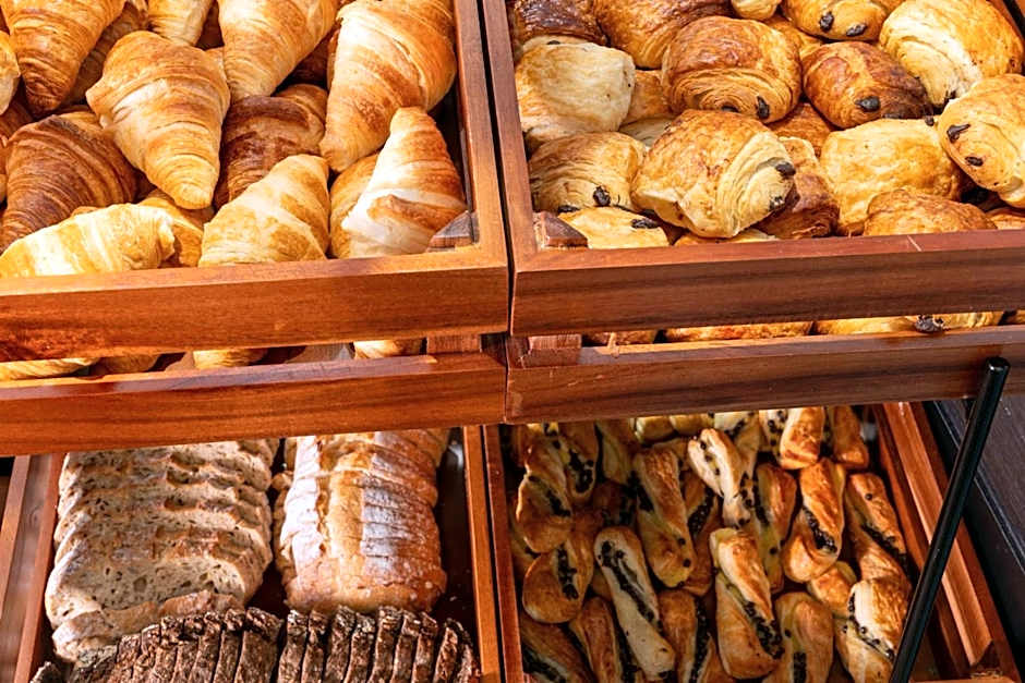 Midnight Hotel Paris