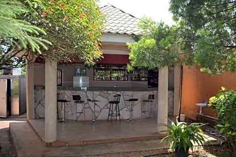 Executive Airport Hotel