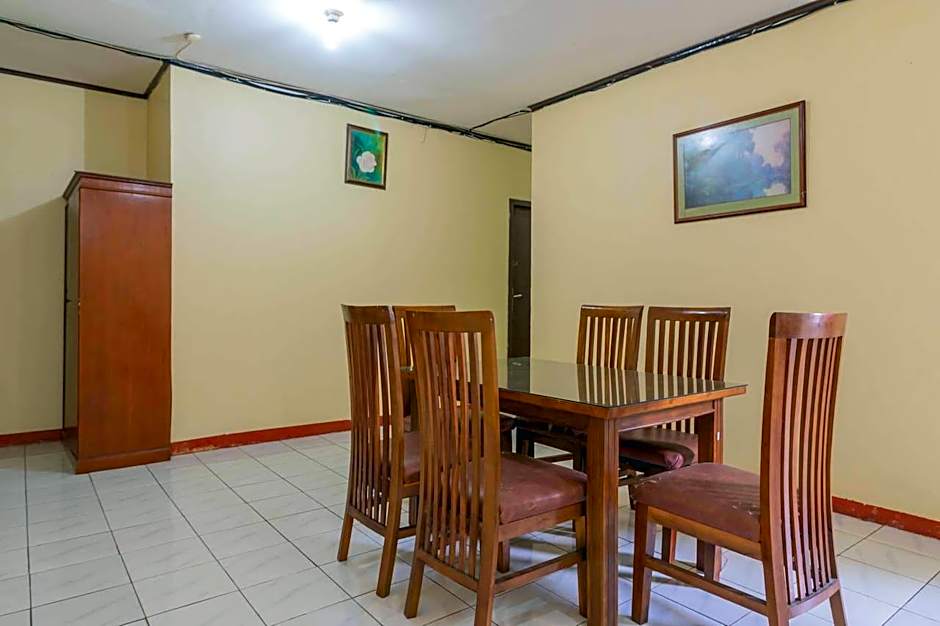 RedDoorz near Pondok Indah Water Park