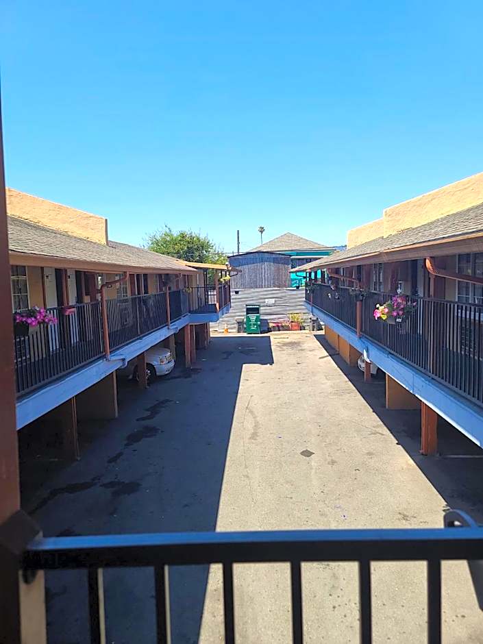 Nights Inn Motel
