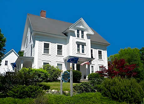Highland Lake Inn