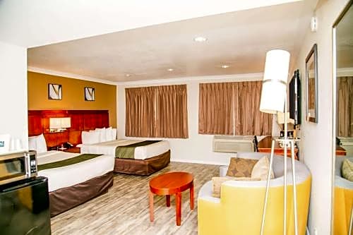 Quality Inn & Suites Thousand Oaks - US101