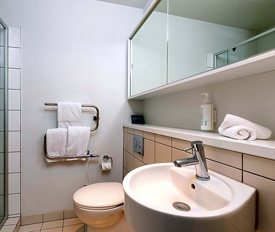 Auckland Harbour Suites