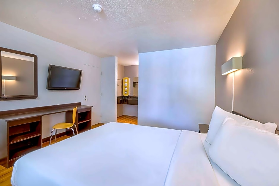 Motel 6-Gainesville, FL