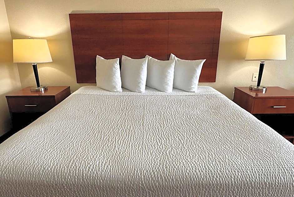 Ramada by Wyndham College Station
