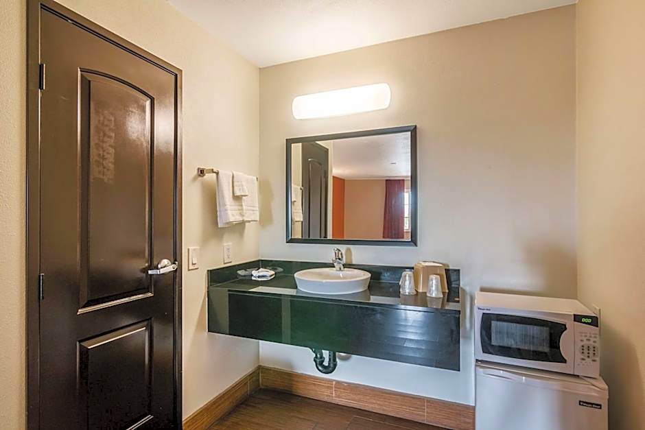 Motel 6 Bell Gardens