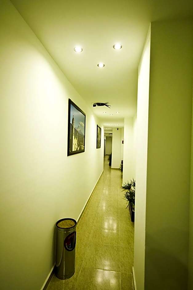 Hotel First inn